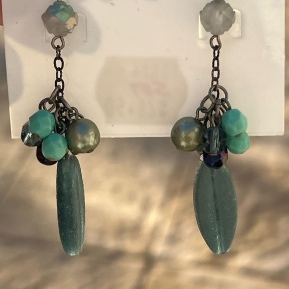 GORGEOUS Sea‎ Glass Bead Post Pierced Earrings Sea Foam Green Colors Beach Glass - Picture 4 of 6